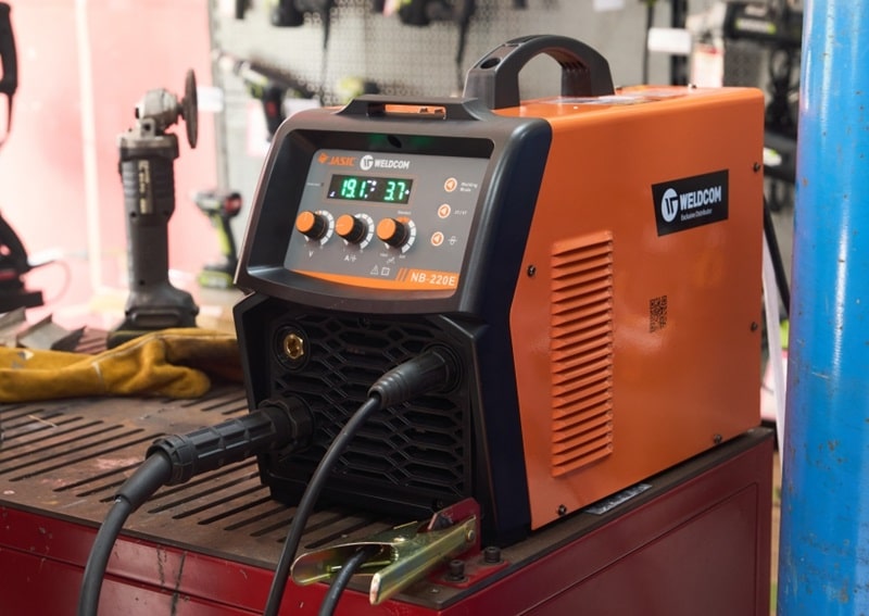 Máy hàn Mig Jasic hàn nhanh mối ngấu sâu, điều chỉnh dòng hàn 220A