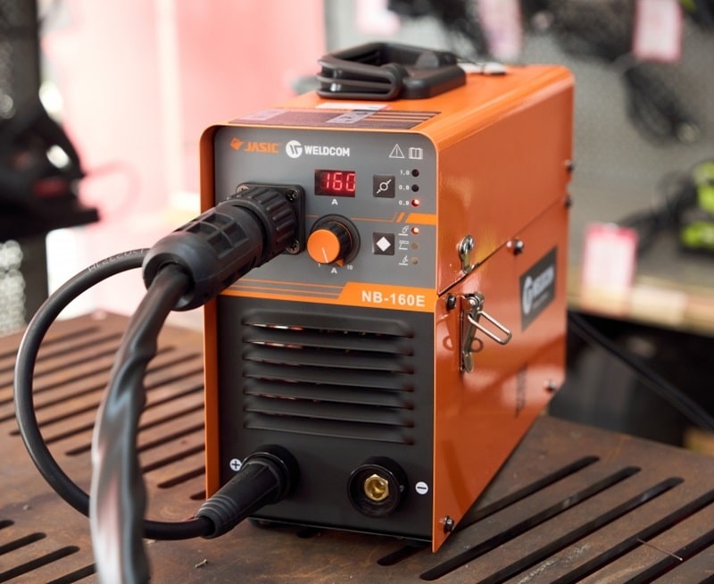 Máy hàn Mig Jasic hàn nhanh. công suất 6.8KVA