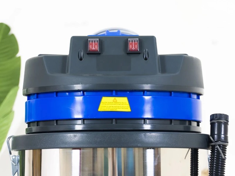 Máy hút bụi công nghiệp Kumisai KMS70A 2 motor với 2 công tắc riêng biệt 