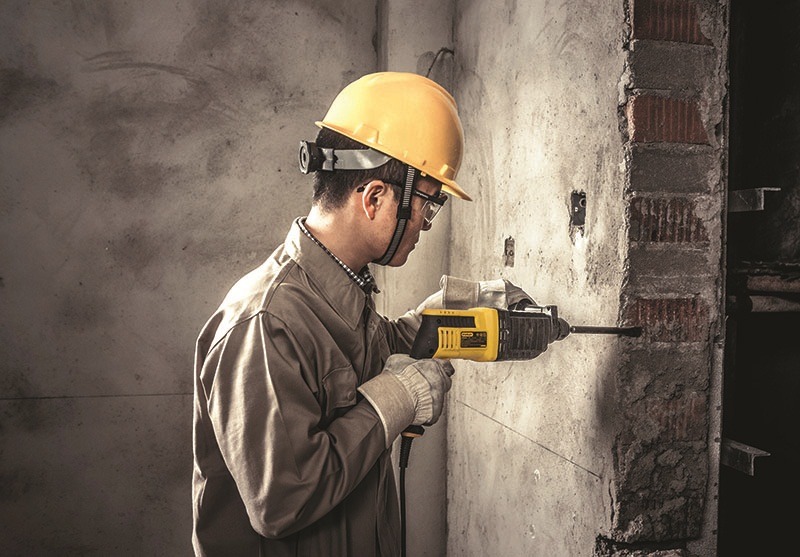 Máy khoan búa 680W Stanley STHR202K