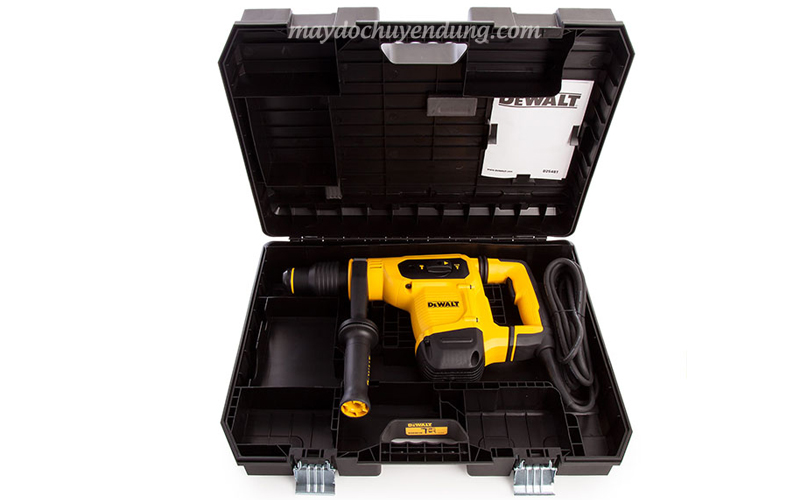 Máy khoan đục Dewalt D25481K đi kèm hộp đựng bằng nhựa