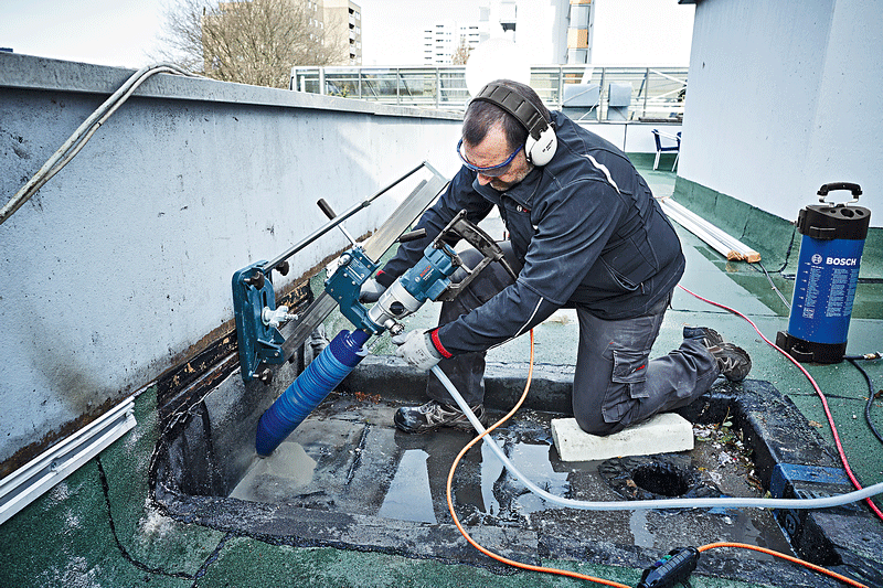 Máy khoan rút lõi bê tông Bosch GDB 180 WE