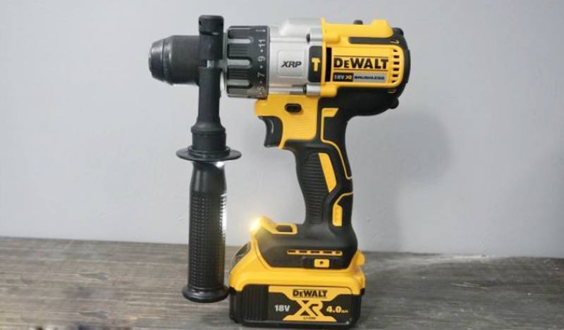 Đèn led máy khoan Dewalt DCD996M2