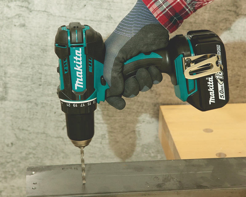 Máy khoan pin Makita DDF482RFE 18V