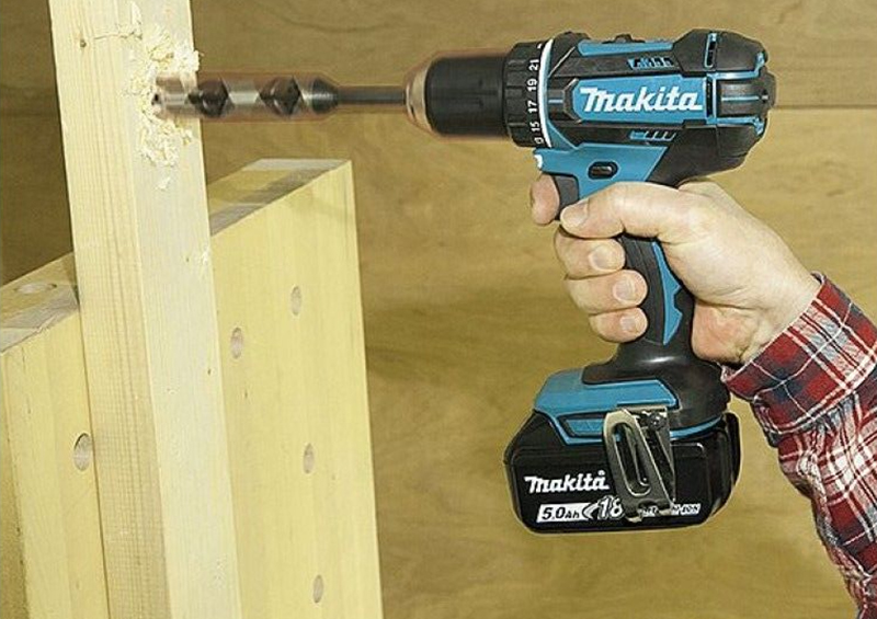 Máy khoan pin Makita DDF484RTE 18V Máy khoan pin Makita DDF484RTE 18V