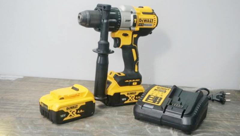 Máy khoan pin Dewalt DCD996M2