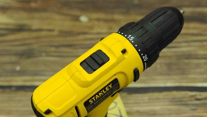 Nút chọn tốc độ hộp số và chỉnh lực mô men xoắn