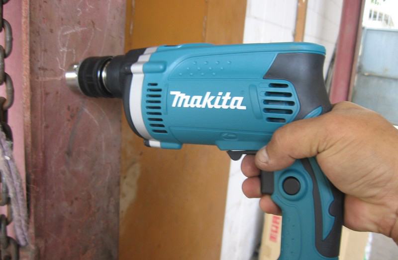 Máy khoan sắt, gỗ Makita 6307 Máy khoan sắt, gỗ Makita 6307