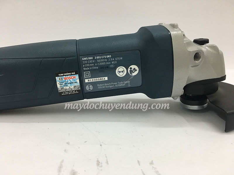 Vỏ máy GWS 6 100 S được làm bằng nhựa dẻo chịu lực tốt Vỏ máy GWS 6 100 S được làm bằng nhựa dẻo chịu lực tốt