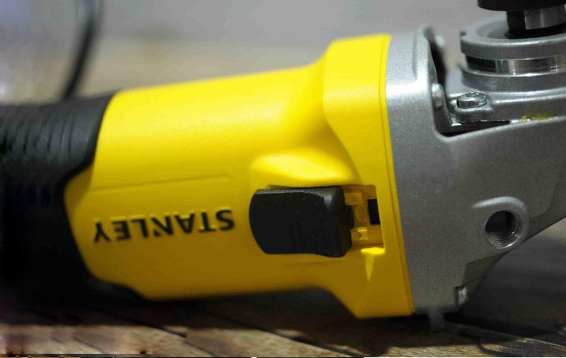Stanley STGS8100A sử dụng công tắc trượt hiệu quả