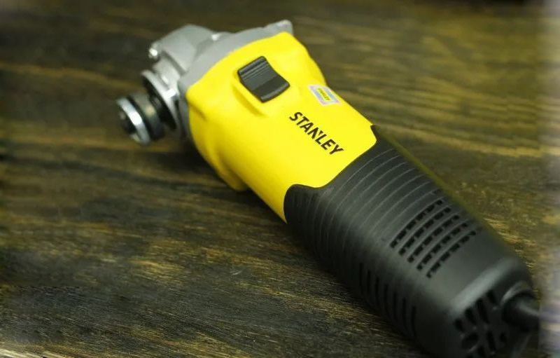 Thiết kế nhỏ gọn, có tay cầm chống trượt