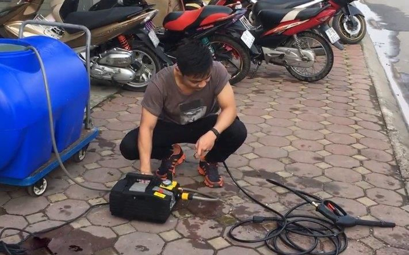 Máy rửa xe chuyên nghiệp Lutian LT-590 sử dụng dễ dàng Máy rửa xe chuyên nghiệp Lutian LT-590 sử dụng dễ dàng