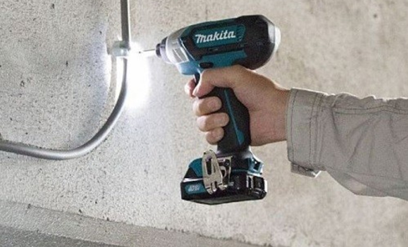 Máy siết bu lông dùng pin Makita DTW180Z Máy siết bu lông dùng pin Makita DTW180Z