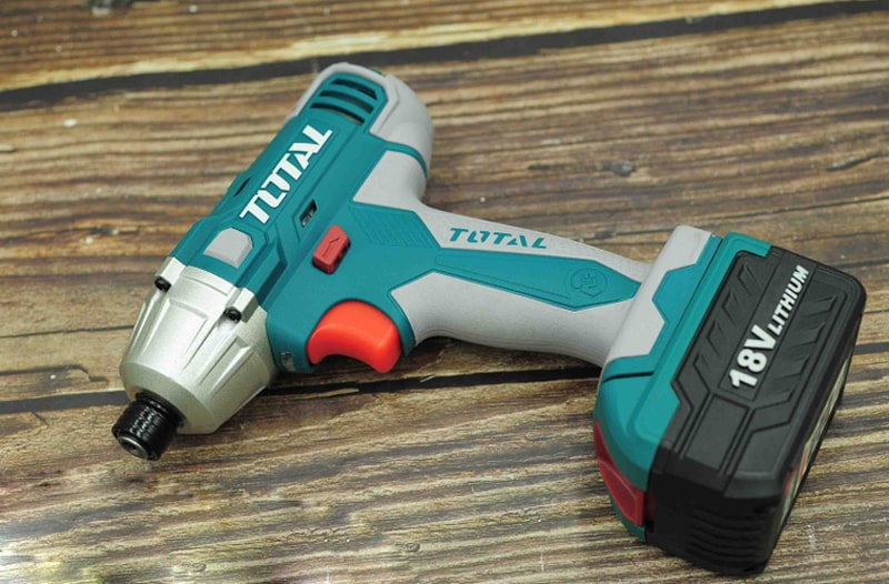 Máy siết vít dùng pin Total TIDLI228181