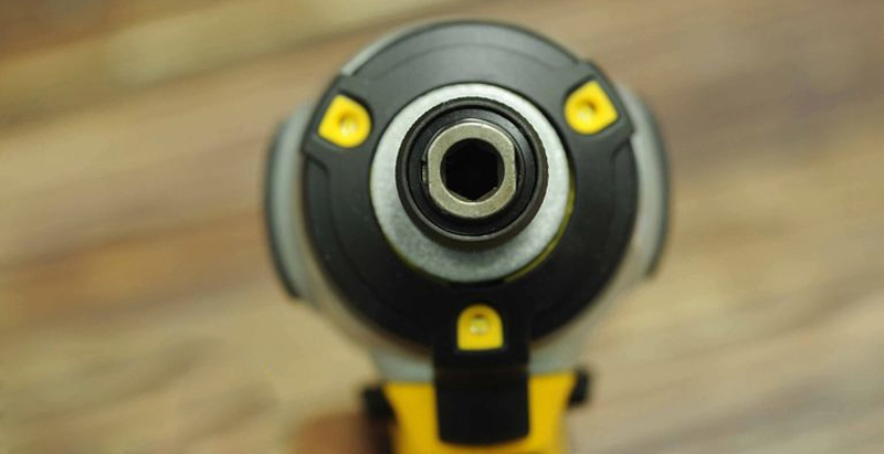 Máy bắt vít Dewalt DCF885N sử dụng đầu khẩu 1/4'  Máy bắt vít Dewalt DCF885N sử dụng đầu khẩu 1/4'