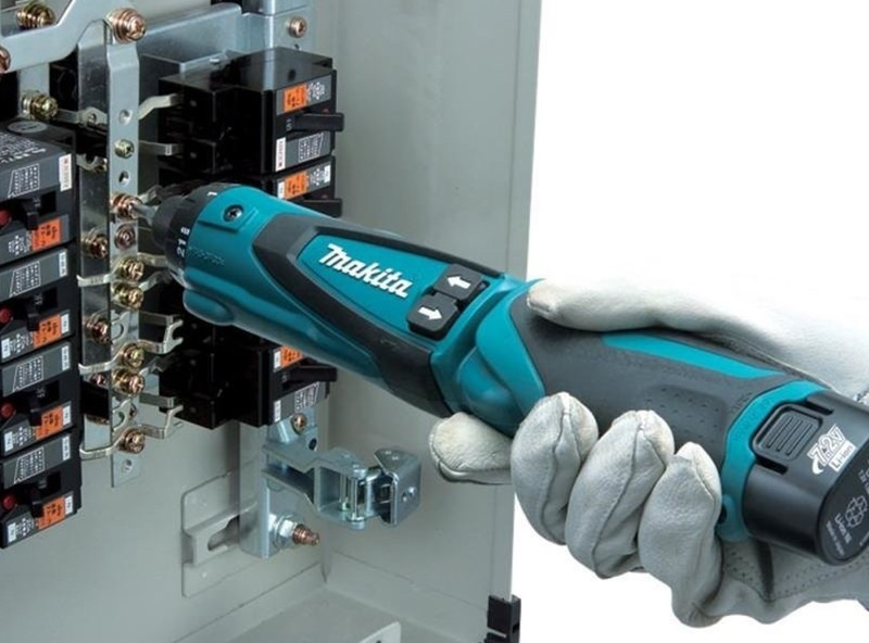Máy vặn vít dùng pin Makita DF012DSE Máy vặn vít dùng pin Makita DF012DSE