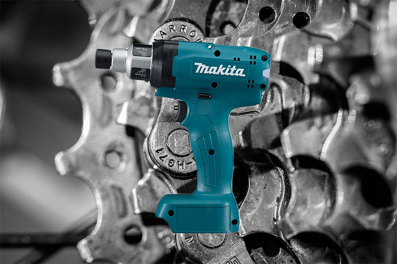 Máy vặn vít dùng pin Makita DFT127FMZ