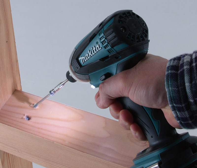 Máy vặn vít dùng pin Makita DTD134RFE Máy vặn vít dùng pin Makita DTD134RFE