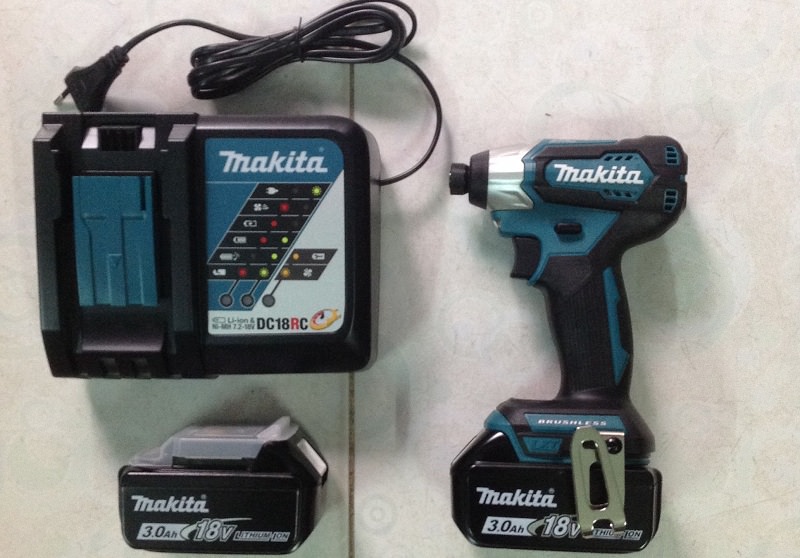 Máy vặn vít dùng pin Makita DTD155RFE Máy vặn vít dùng pin Makita DTD155RFE