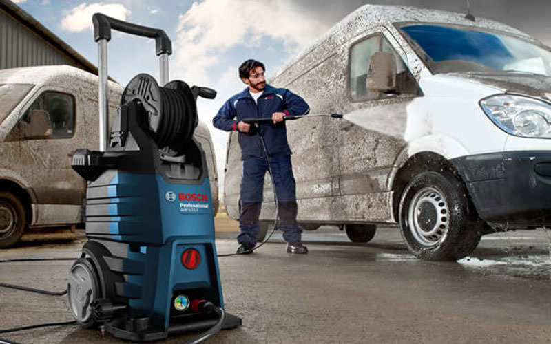 Máy xịt rửa cao áp Bosch GHP 5-55 làm việc với mức công suất cao Máy xịt rửa cao áp Bosch GHP 5-55 làm việc với mức công suất cao