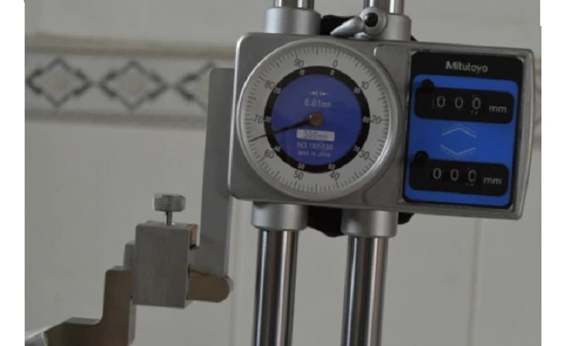 Thước đo cao Mitutoyo 192-130 được làm bằng chất liệu cứng cáp, chịu được va chạm giúp sản bền lâu,  Thước đo cao Mitutoyo 192-130 được làm bằng chất liệu cứng cáp, chịu được va chạm giúp sản bền lâu,