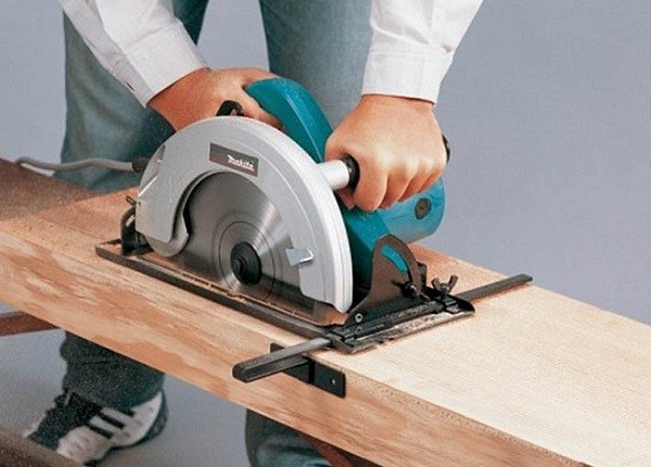 Makita có ưu điểm là nhiều mẫu mã cho bạn lựa chọn