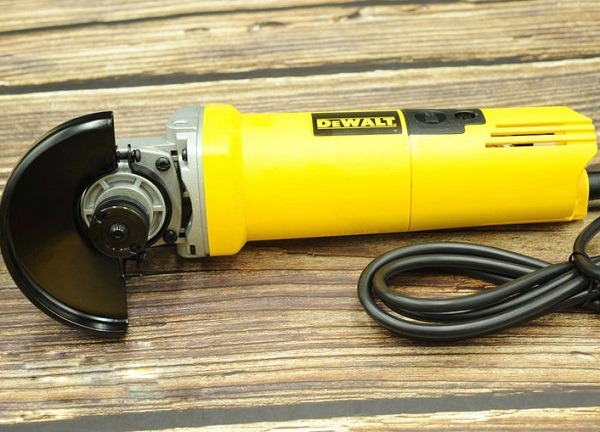 Máy mài góc đá 100mm DeWalt DW810B