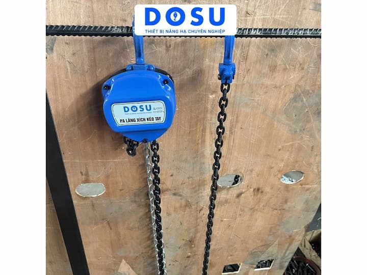 Pa lăng xích kéo tay DOSU 2T-3M phù hợp với nhiều đối tượng cần nâng hạ hàng hóa nặng 