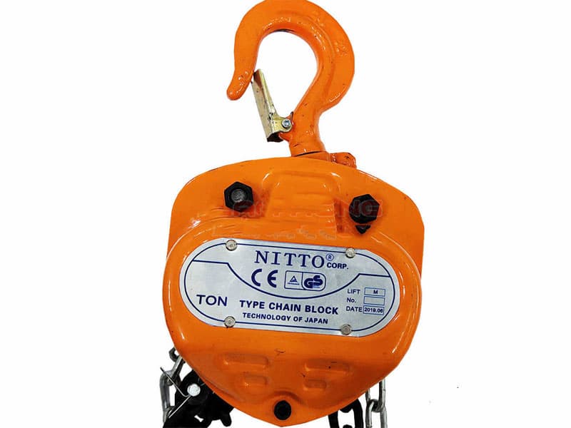 Pa lăng xích kéo tay NITTO 2T-5M hoạt động dựa trên nguyên lý truyền lực cơ học 