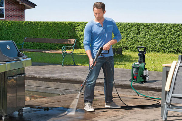 Bosch Universal Aquatak 130