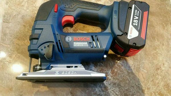 Máy cưa lọng dùng pin Bosch GST 18 V-LI (SOLO)