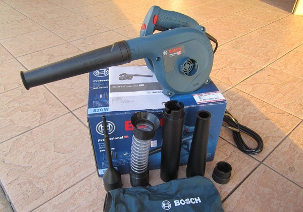 Máy thổi bụi Bosch GBL 82-270