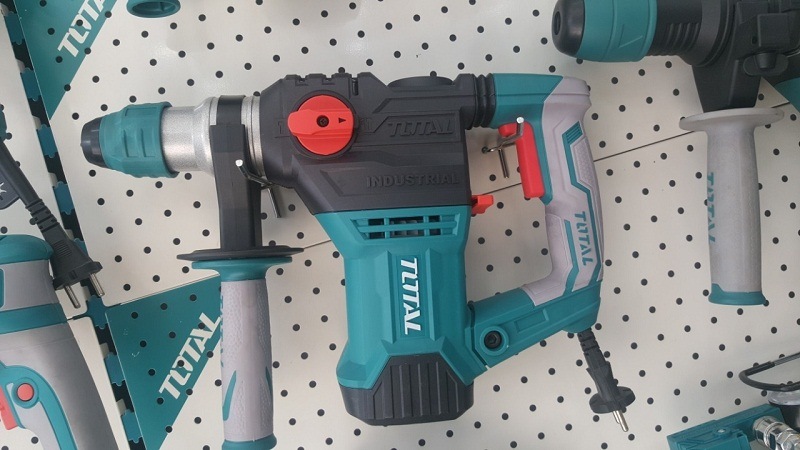 Máy khoan đục bê tông Total TH1153216 Máy khoan đục bê tông Total TH1153216