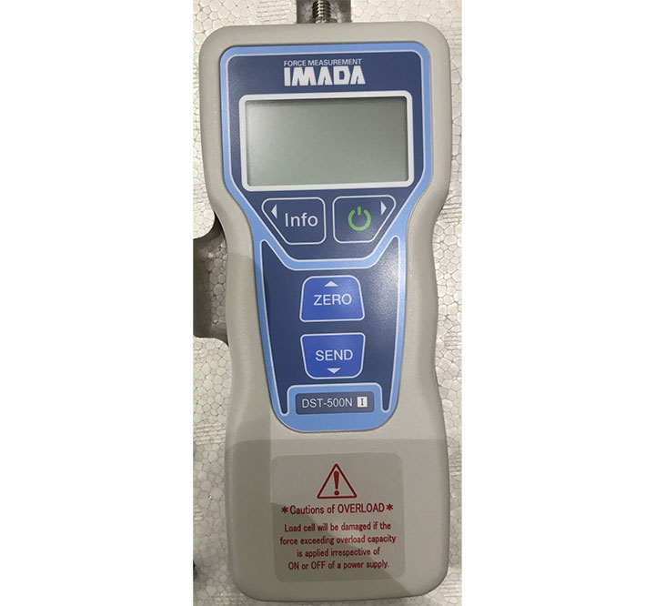 DST-500N chỉ nặng 450g, chịu va đập tốt