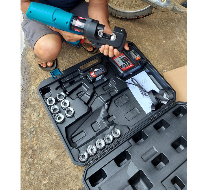 Zupper EZ-400 thiết kế đầy mạnh mẽ, trang bị đủ phụ kiện Zupper EZ-400 thiết kế đầy mạnh mẽ, trang bị đủ phụ kiện