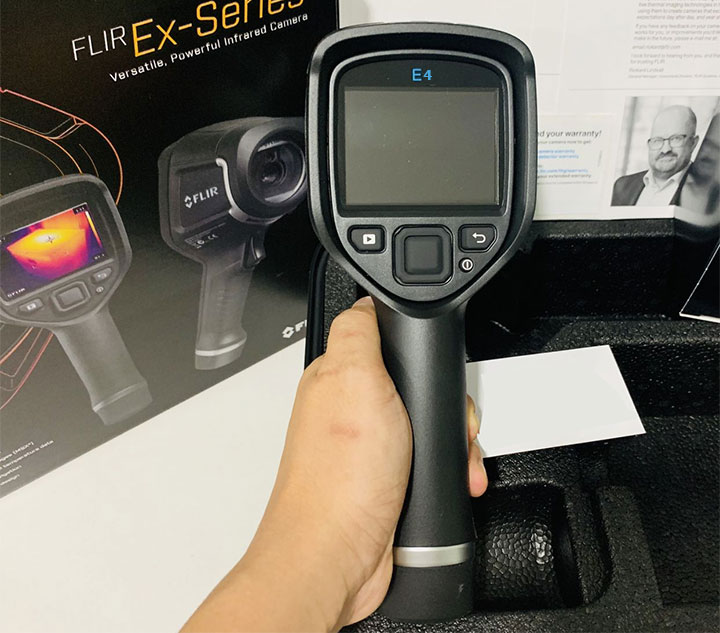 Hình ảnh thực tế camera nhiệt FLir E4 Hình ảnh thực tế camera nhiệt FLir E4