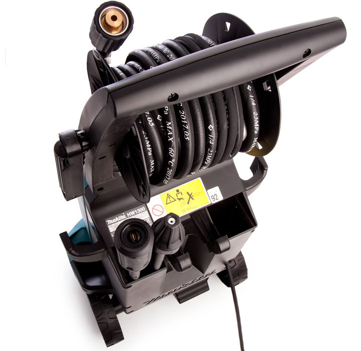 Dây áp lực được cuộn gọn trên trục