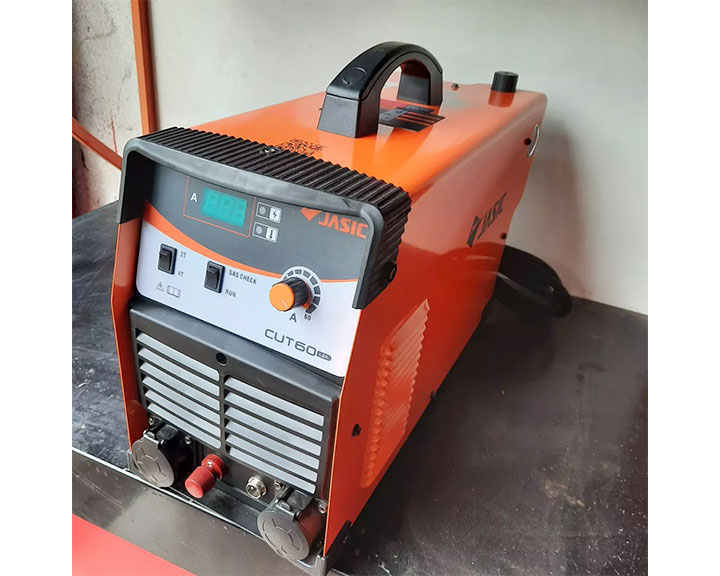 Hình ảnh máy cắt Plasma Jasic Cut 60 L211 Hình ảnh máy cắt Plasma Jasic Cut 60 L211