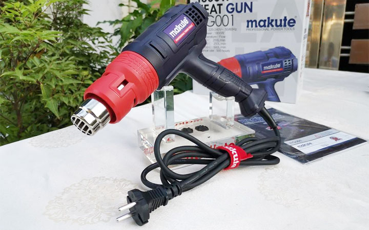 Dây điện Makute HG001 khá dài, dễ dàng và thuận tiện trong quá trình làm việc