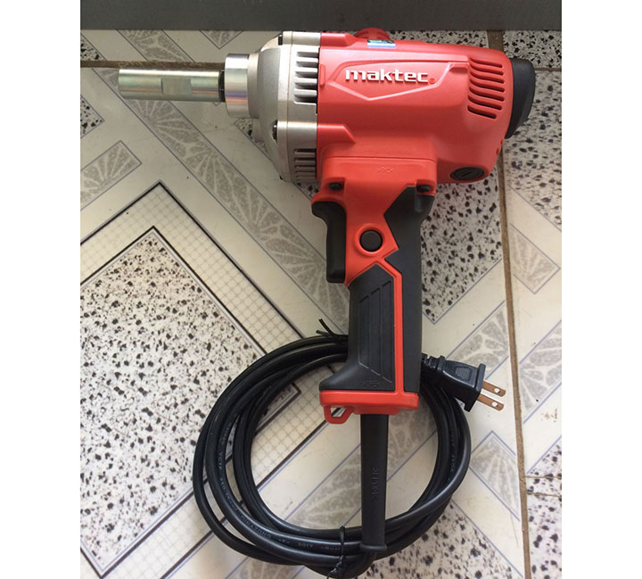 Maktec MT660X hoạt động bằng mô tơ chổi than Maktec MT660X hoạt động bằng mô tơ chổi than