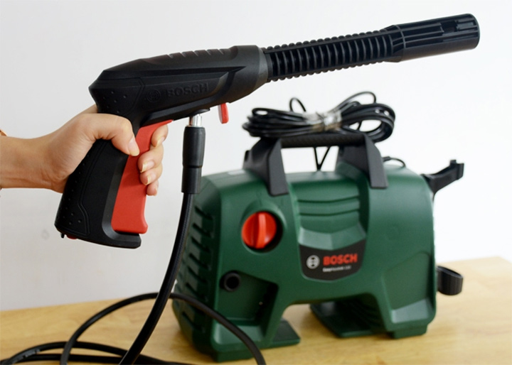 Súng phun AQT 110 nhẹ, dễ lắp đặt và sử dụng Súng phun AQT 110 nhẹ, dễ lắp đặt và sử dụng