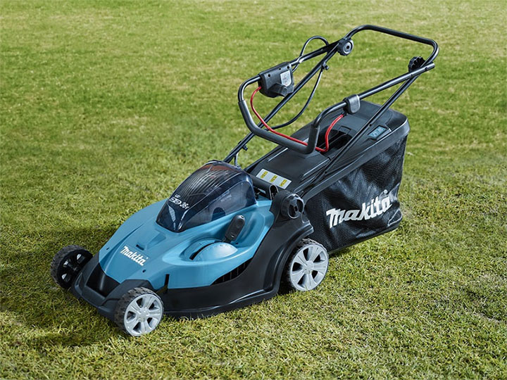 Hình ảnh thực tế máy cắt cỏ đẩy dùng pin Makita DLM431PT2 Hình ảnh thực tế máy cắt cỏ đẩy dùng pin Makita DLM431PT2
