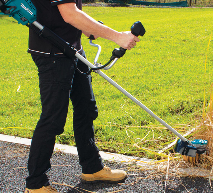 Hình ảnh máy cắt cỏ dùng pin Makita DUR368AZ Hình ảnh máy cắt cỏ dùng pin Makita DUR368AZ