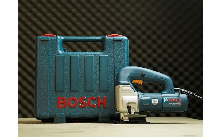 Máy cưa lọng GST 80 PBE có hộp đựng đi kèm Máy cưa lọng GST 80 PBE có hộp đựng đi kèm