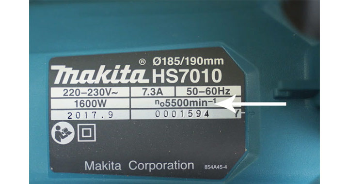 Thông số kỹ thuật được in trên thân máy Thông số kỹ thuật được in trên thân máy