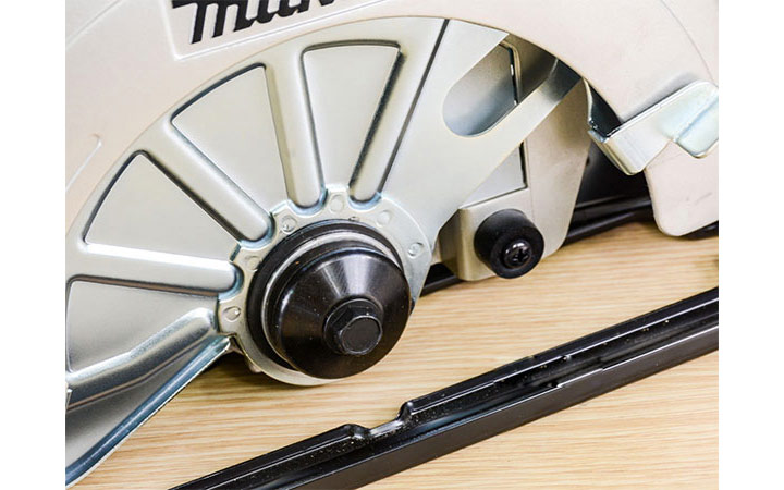 Các chi tiết trên máy làm bằng hợp kim kim loại chống gỉ, độ cứng cao