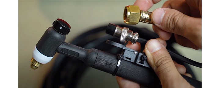 Súng hàn Tig 200E cũng được làm bằng đồng