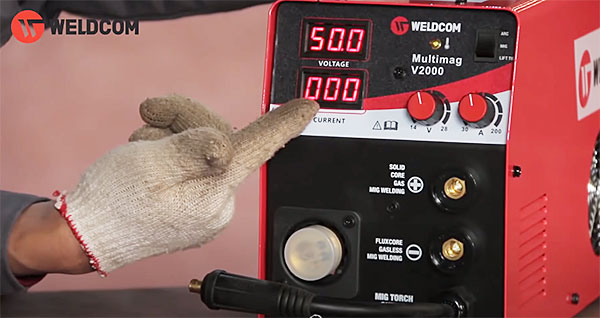 Bảng điều khiển máy hàn Mig không dùng khí Weldcom thiết kế đơn giản, dễ sử dụng