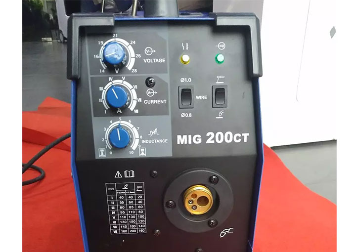 Bảng điều khiển trên Riland Mig 200CT Bảng điều khiển trên Riland Mig 200CT