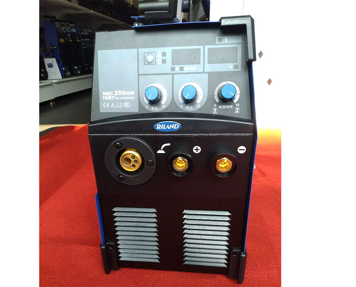 Hình ảnh thực tế máy hàn Riland NBC 250GW Hình ảnh thực tế máy hàn Riland NBC 250GW